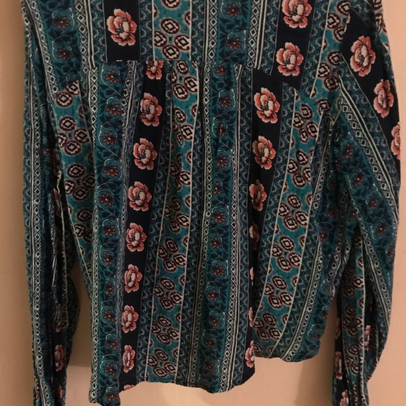 Hollister long sleeve over shirt - Picture 4 of 4